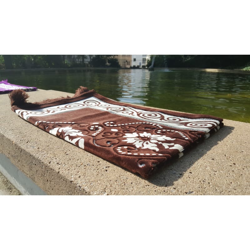 Tapis de Prière - motif fleurs - Fond Marron Saumon Sana Tapis de prière > Velours 3700495404587 Librairie Musulmane Al-imen