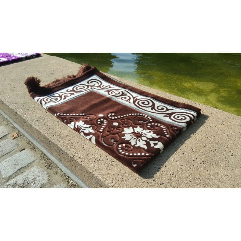 Tapis de Prière - motif fleurs - Fond Marron Saumon Sana Tapis de prière > Velours 3700495404587 Librairie Musulmane Al-imen