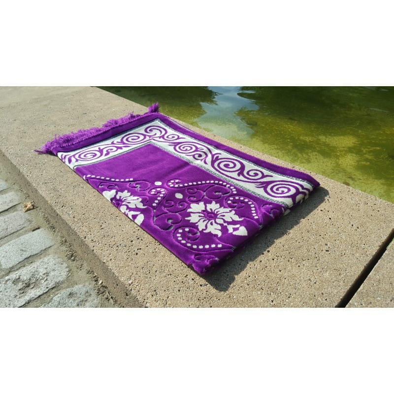 Tapis de Prière - motif fleurs - Fond Violet indigo Sana Tapis de prière > Velours 3700495404600 Librairie Musulmane Al-imen